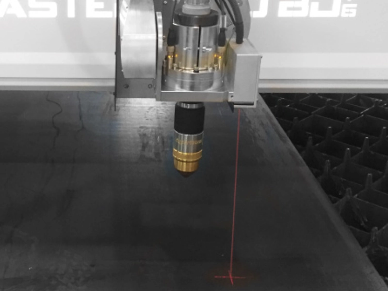 taglio-lamiere-medio-spessore